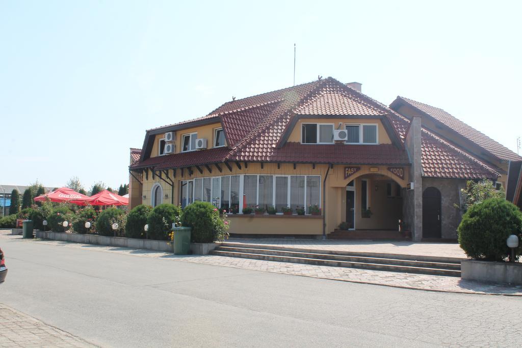 Motel Alaska Дева Екстер'єр фото